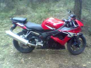 Yamaha R6.jpg